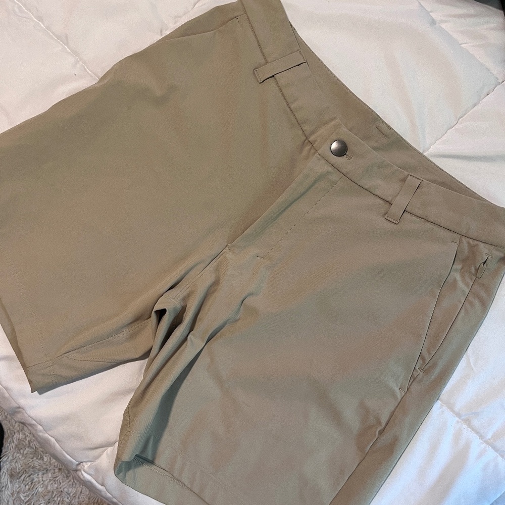 Lululemon Commission Short 7" - sz 30 Trench